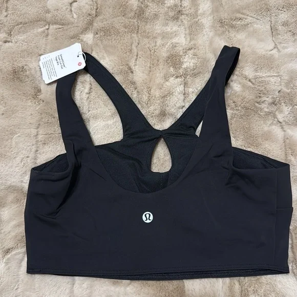 SmoothCover Front Cut-Out Yoga Bra - Picture 7 of 9